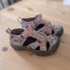 Girls Keen sandal shoes size US 12